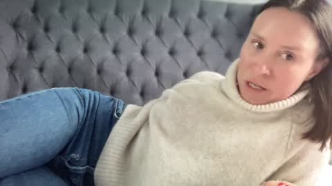 Snapshot of eatmypie69 chatting on January 23, 11:15 am Nadia Ferreira  online show from January 23, 11:15 am