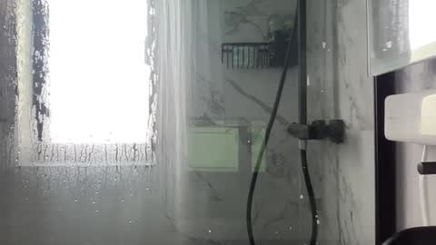 Snapshot of eatmypie69 chatting on December 30, 12:31 pm Nadia Ferreira  online show from December 30, 12:31 pm