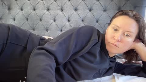 Snapshot of eatmypie69 chatting on September 22, 12:03 pm Nadia Ferreira  online show from September 22, 12:03 pm