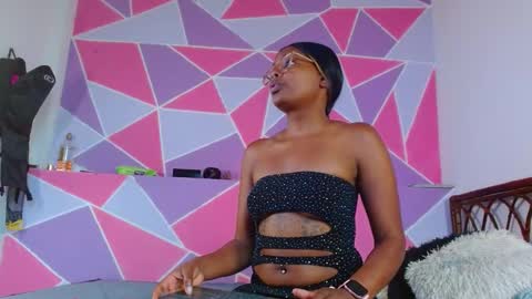 Snapshot of ebony_alika chatting on February 26, 1:00 pm Alika Ashanti online show from February 26, 1:00 pm