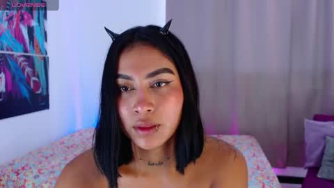 Snapshot of ebony_moon1 chatting on October 21, 1:59 pm moon online show from October 21, 1:59 pm