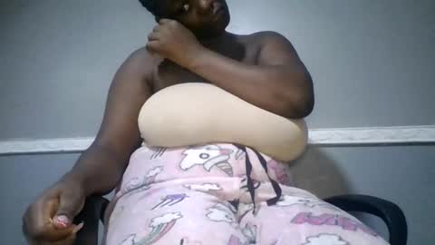 ebonymayahh online show from February 9, 7:10 am