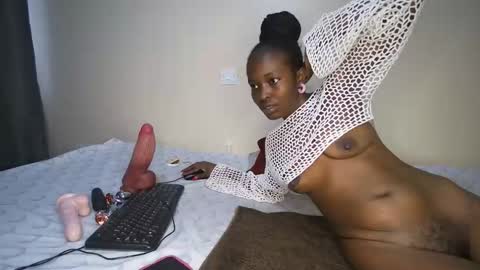ebonysugarbaby_ online show from October 18, 11:57 am