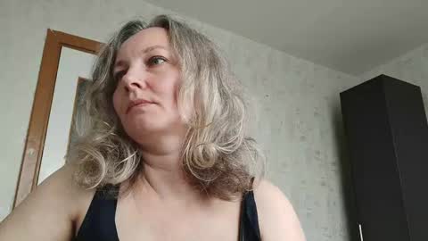 edithmanning online show from June 6, 7:14 am