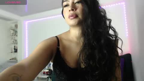 Eiby online show from December 3, 11:24 pm