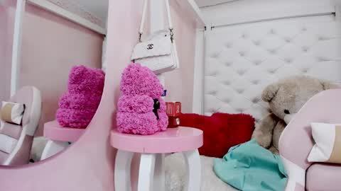 eimy online show from February 20, 12:50 pm