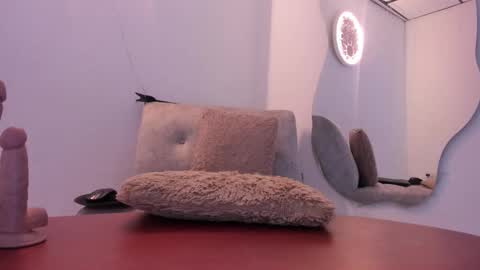 Elaanna online show from March 18, 8:36 pm