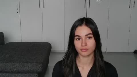 Elara Hayes online show from June 8, 1:12 pm