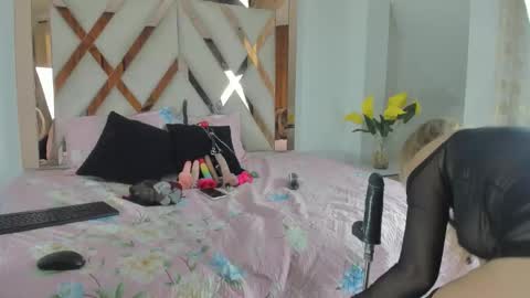 Elena online show from February 5, 7:28 pm