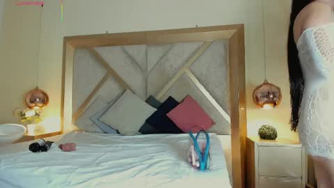 Elena Watsonn online show from April 4, 8:07 pm