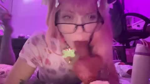 elfspit online show from April 15, 3:07 am