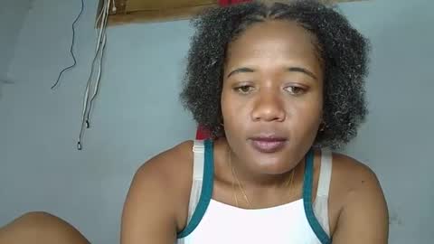 Snapshot of elia011 chatting on February 7, 9:05 am elia011 online show from February 7, 9:05 am