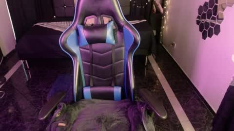 eliana_meaw online show from April 10, 2:01 pm