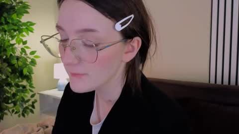 Ellie online show from November 21, 5:31 am