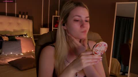 Snapshot of elina_nortas chatting on January 24, 1:13 am Elina online show from January 24, 1:13 am