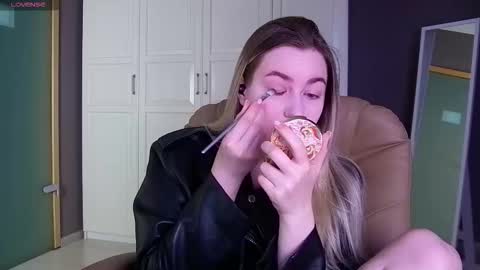 Snapshot of elina_nortas chatting on September 16, 1:13 am Elina online show from September 16, 1:13 am