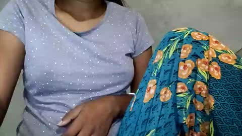 Snapshot of elina_roy03 chatting on November 2, 1:09 am elina_roy03 online show from November 2, 1:09 am