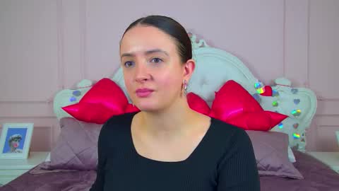 ElinaBellucci online show from March 13, 6:04 am