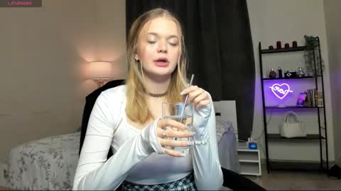 Elly online show from January 9, 2:54 pm