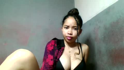 elisabethee online show from July 5, 8:31 am