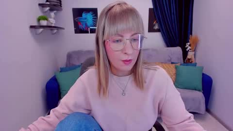 Snapshot of elisabethmills chatting on January 7, 12:20 pm Elisabeth online show from January 7, 12:20 pm