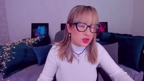 Snapshot of elisabethmills chatting on February 23, 11:25 am Elisabeth online show from February 23, 11:25 am