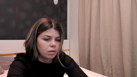 Elly online show from March 13, 9:05 pm