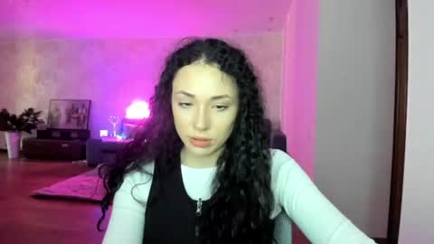 Eliss online show from July 1, 1:32 pm
