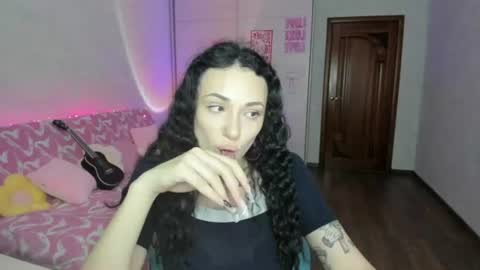 Eliss online show from June 17, 12:17 pm