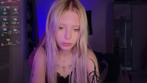 Elizabeth online show from October 26, 8:48 pm