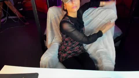 Elizabethangel online show from March 9, 5:11 am