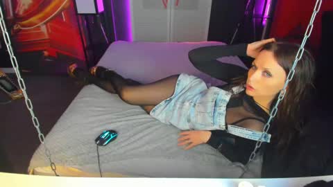 Elizabethangel online show from February 18, 7:32 am