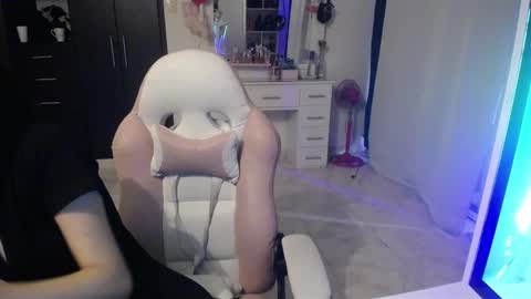 Snapshot of elizabeth_rose02 chatting on September 21, 12:31 am  Elizabeth  online show from September 21, 12:31 am
