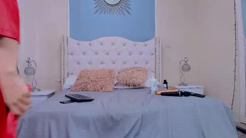 Elizabeth  online show from March 27, 9:59 pm