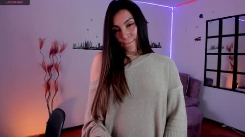 Snapshot of elizabeth_taylor_b chatting on December 9, 4:58 pm Elizabeth online show from December 9, 4:58 pm