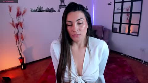Snapshot of elizabeth_taylor_b chatting on February 27, 6:42 pm Elizabeth online show from February 27, 6:42 pm