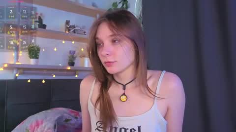 Elizabeth online show from April 5, 1:04 am