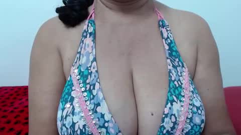 ElizabethMiler online show from April 30, 8:57 pm