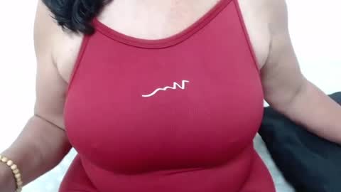 ElizabethMiler online show from August 4, 2:39 am