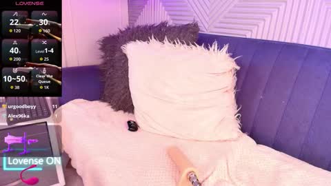 Snapshot of elizbeth_777 chatting on October 11, 8:00 pm elizbeth_777 online show from October 11, 8:00 pm