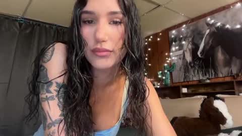 Ella online show from May 14, 12:11 pm