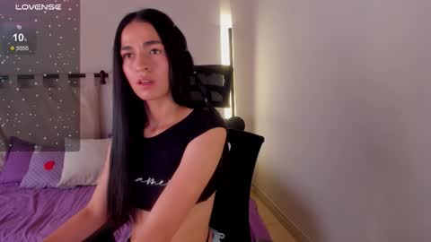 Ella Olmos  online show from February 27, 3:01 pm