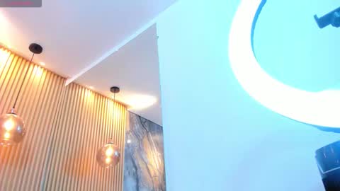 ella harper online show from December 19, 3:32 am