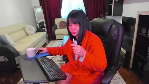 Ella online show from March 6, 5:13 am