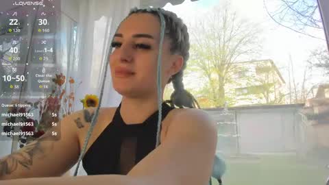 ella_vee online show from April 10, 6:30 am