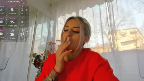 ella_vee online show from March 16, 5:55 am