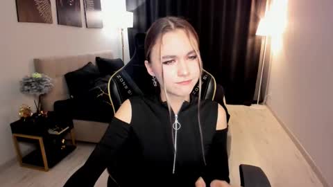 ellacurtis online show from February 16, 6:08 pm