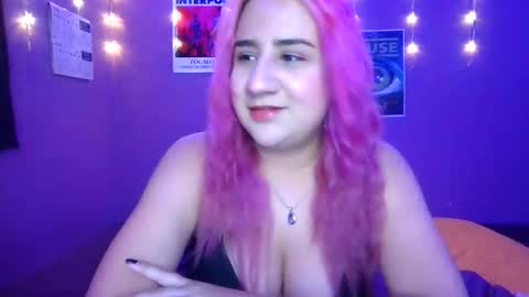 Ella Frannz online show from May 7, 3:11 am