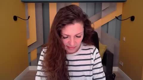 EllaLongs online show from April 7, 11:34 am