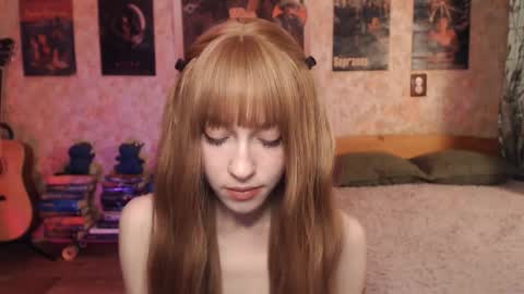 ellie_friendly online show from December 16, 12:27 am